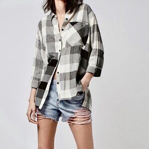 TopShop Shirt Plaid Cream Black Crinkle Button Up Tunic Long Sleeve Top Size 8